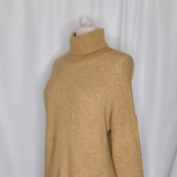 J. CREW Turtleneck Sweater in Supersoft Yarn Tan Camel size small. - Picture 6 of 13